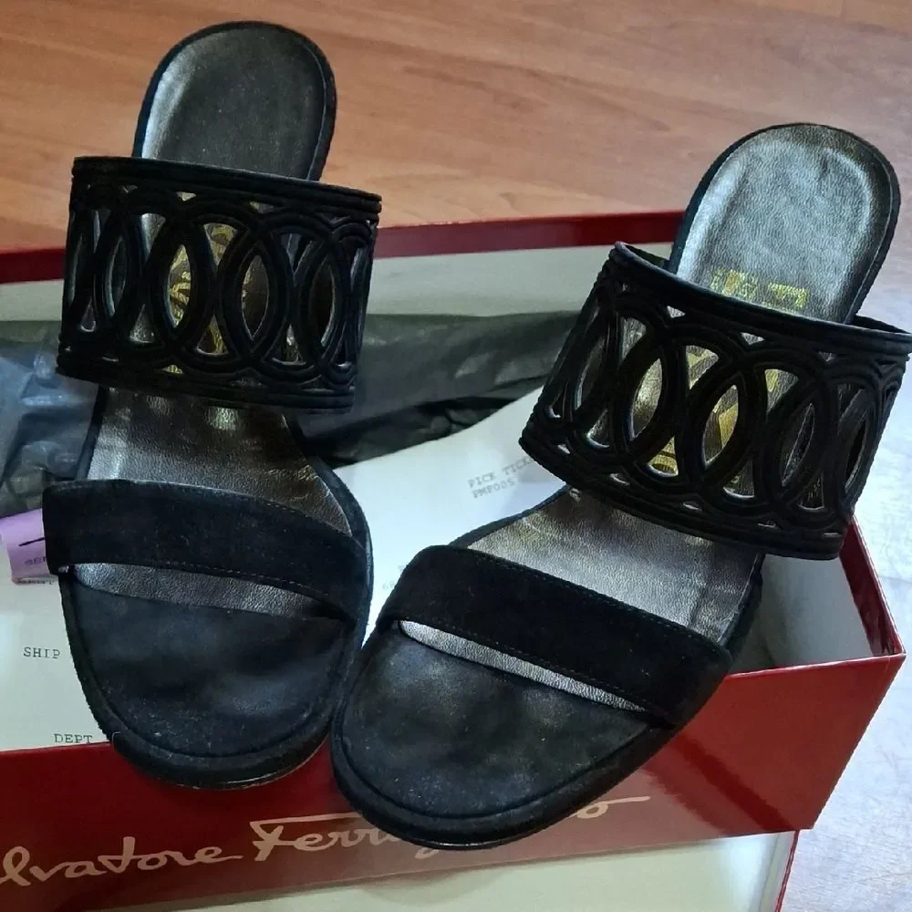 Salvatore Ferragamo Black Open-Toe Sandals